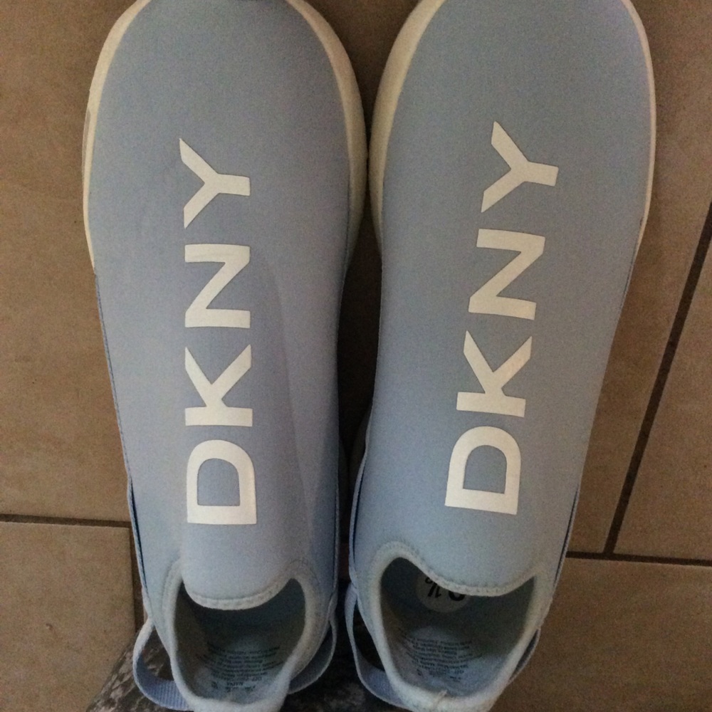 Women’s tennis shoes size 9.5. Color Sky Blue. Size 9.5